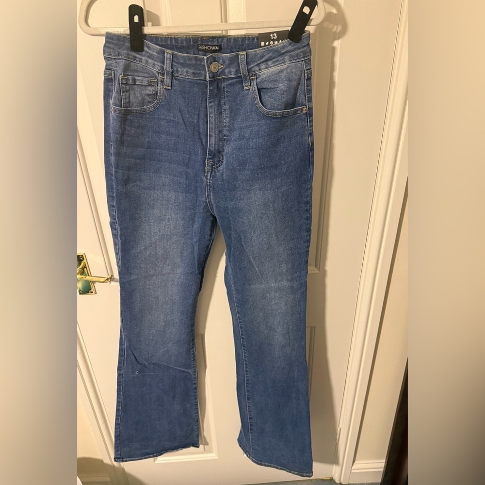 2/$35 Fashion Nova Affair Of The Flare Stretch Jeans - Medium Blue Wash sz 13 - Picture 2 of 8